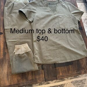 Green Scrub Set - Medium